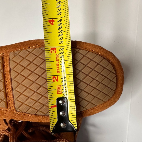 New Fringed Moccasins in Tan - Picture 10 of 14